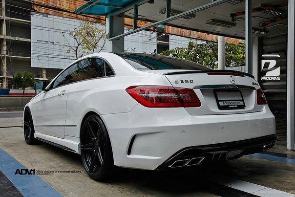 Mercedes-Benz E250 AMG Sport Package. - 4