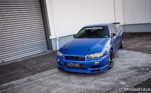 Nissan Skyline GT-R R34 - 7