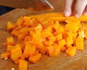 Окрошка на кефире мясная с зеленым горошком. Ингредиенты на 4-5 порций окрошки: ?горошек ... - 5