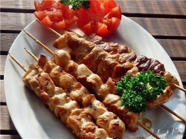 Шашлык из курицы в духовке.Ингредиенты:Филе курицы — 2 ШтукиРастительное масло — 2 Ст. ложкиЧеснок — ... - 5