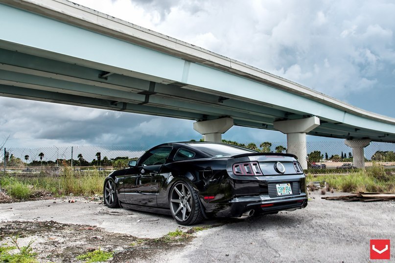 Ford Mustang 5.0 - 7