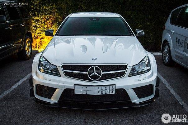 Mercedes-Benz C 63 AMG Coup Black Series - 3