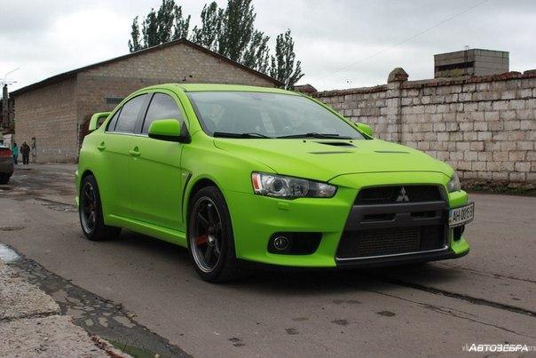 Mitsubishi Lancer Evolution X - 3