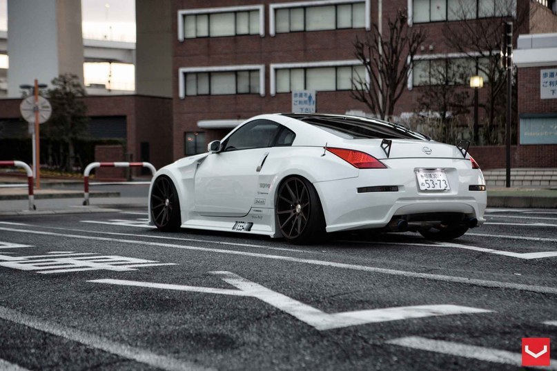 Nissan 370Z. - 5