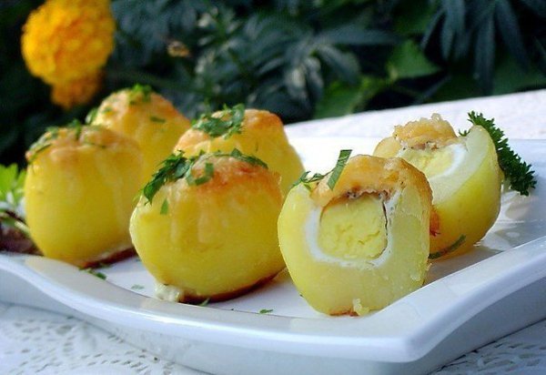 Запеченный картофель Сюрприз.Такой картофель может украсить Ваш праздничный стол и послужит чудесным ...