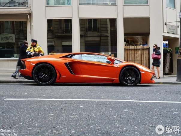 Lamborghini Aventador LP700-4 - 5