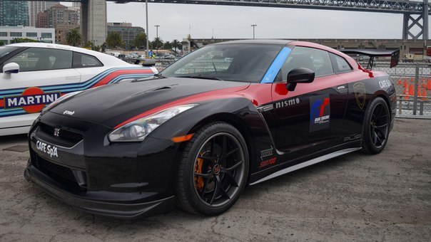 Nissan GT-R