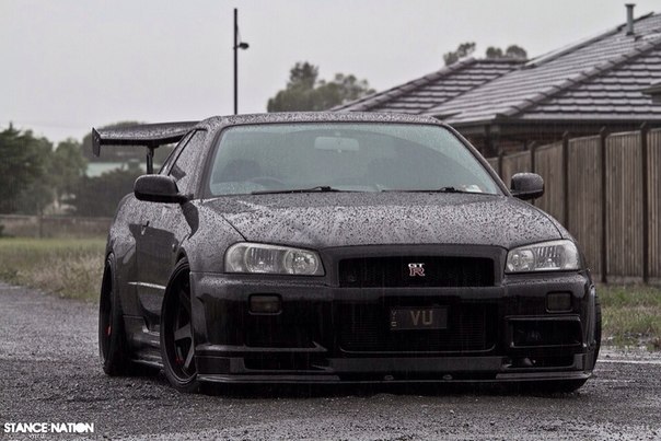 Nissan Skyline GT-R R34 - 2