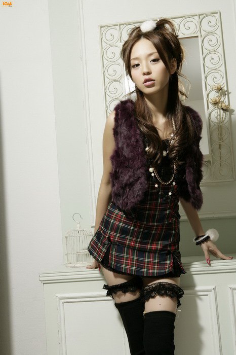 Japan model Aya Hirano - 10