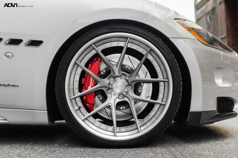 Maserati GranTurismo. - 6