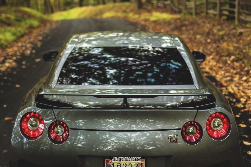 Nissan GT-R R35 - 6