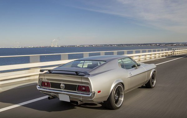 Ford Mustang Mach 1 - 8