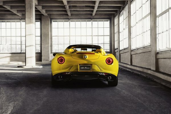 Alfa Romeo 4C Spider - 5