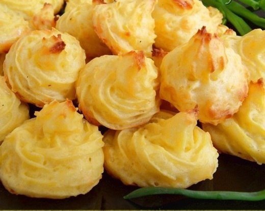 Картофель по-герцогски (англ.кухня).Ингредиенты:1 кг картошки,50г масла,4 яичных желтка,40 мл ...
