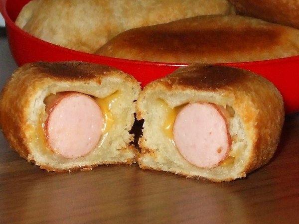 ЛЕНИВЫЕ ПИРОЖКИ С СОСИСКАМИ.Ингредиенты:Тесто: 0,5 л кефира 2 яйца 300 мл сметаны 2 ст.л. майонеза ... - 5