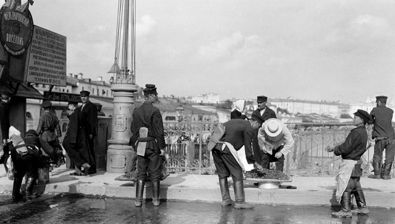 Программа старые фотографии. Москва в 1909 году Эндрю Хоу. Москва 1909 год фото Мюррей Хоу. Фото 1909 года Россия. Москвичи 19 века.