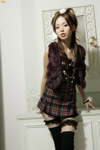 Japan model Aya Hirano - 10