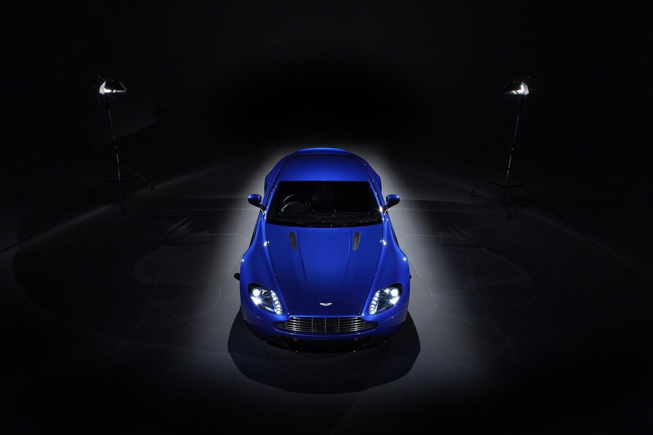 Aston Martin Vantage V8 - 6