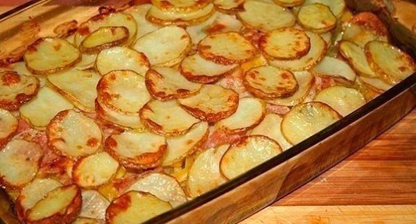 Картофель с беконом и кабачками.Ингредиенты:Картофель – 1 кгКабачки – 700 гПерец болгарский – 2 ...
