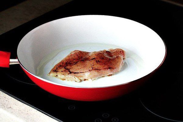 Курица под горчично-сливочным соусом.Ингредиенты:Дижонская горчица — 2 ст. л.Куриная грудка — 4 ... - 2