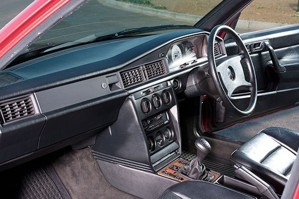 BMW M3 E30 vs Mercedes 190E 2.5-16 - 7