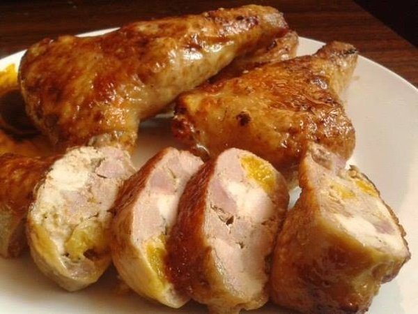 Фаршированные куриные окорочка.Нам потребуется :4 средних окорочкакусочек свининки грамм 150чеснок 2 ... - 5