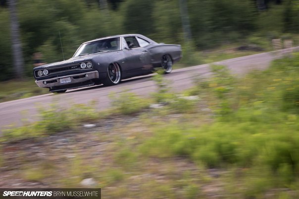 Dodge Coronet SRT8 - 4