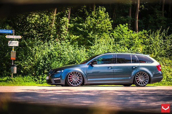 Skoda Octavia RS Combi (5E) on Vossen Wheels. - 4