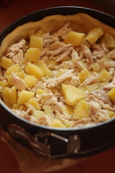 Пирог с курицей и картофелем. Идеальное сочетание! Тесто потрясающе нежное, но в то же время ... - 8
