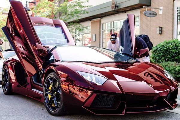 Lamborghini Aventador in Chrome Red