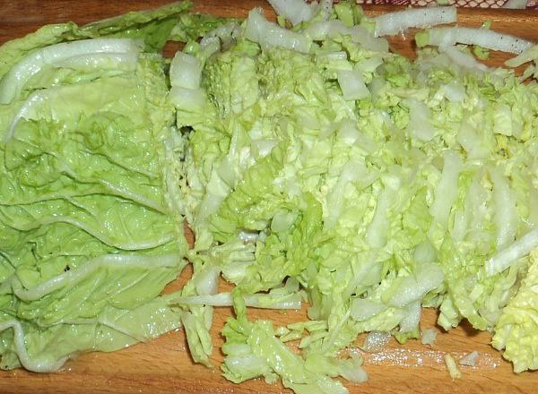 Салат с пекинской капустой и крабовыми палочками.Пекинскую капусту я открыла для себя совсем ... - 5