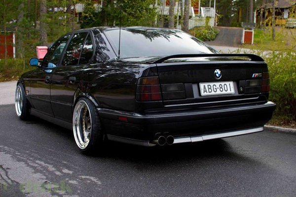 BMW M5 E34       BMW M ,   1992      ... - 8