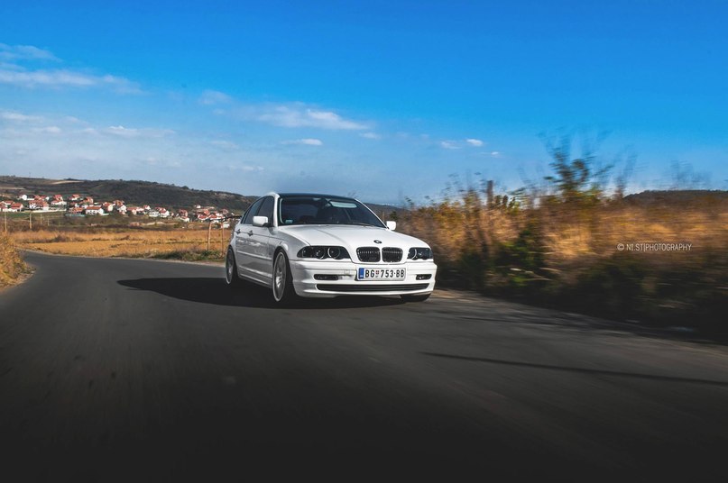 BMW 325i E46. - 8