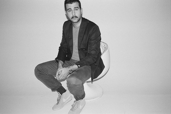 Примечательно, что в этот день празднует свой день рождения еще один комик =)).Приветствуем рубрике ...