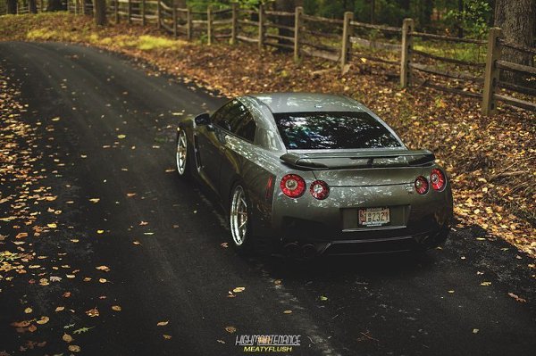 Nissan GT-R R35 - 7