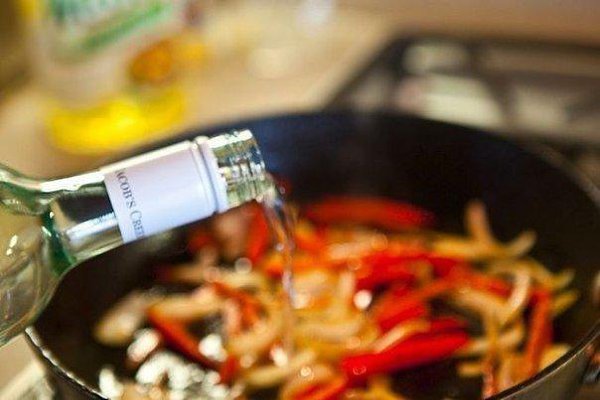 Морские гребешки в сливочном сыре с перчиками.Подавать с рисом или макаронами.Ингредиенты:2 столовые ... - 4