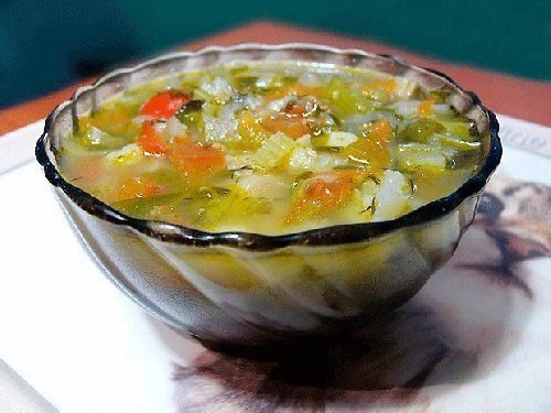 Суп из моркови и сельдерея (обед).на 100 г 26.59 ккал Б/Ж/У 0.81/1.75/2.04Продукты:200 гр. моркови = ...