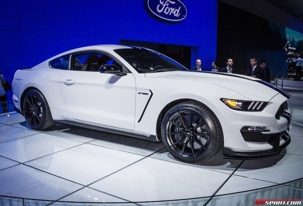 Ford Shelby GT350 Mustang - 6