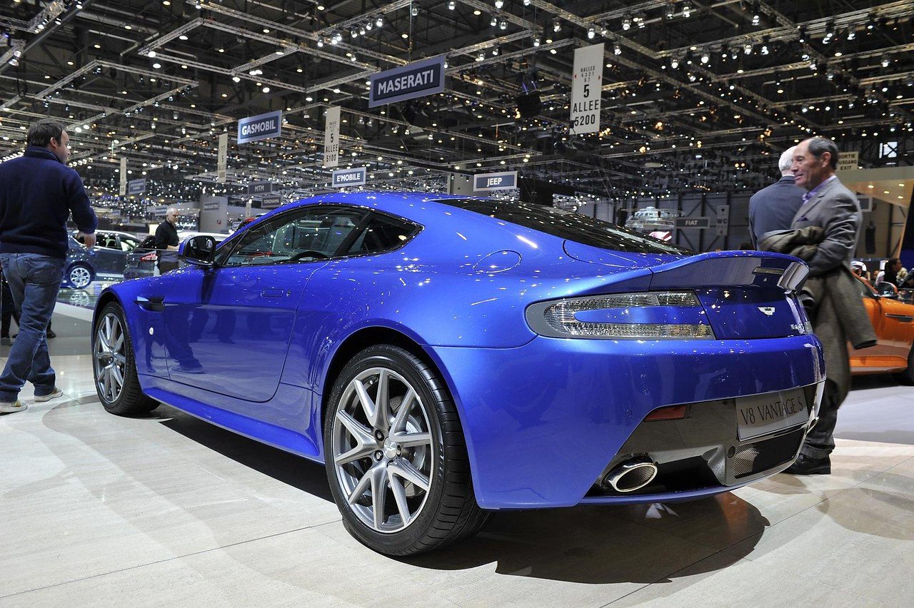 Aston Martin Vantage V8 - 4