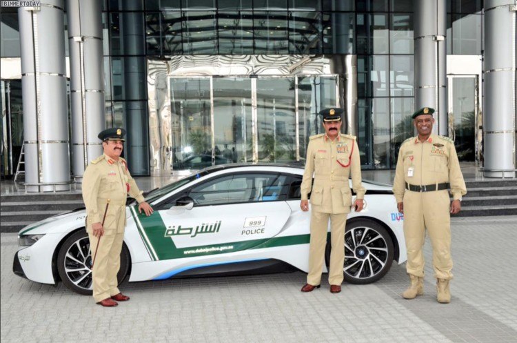    BMW i8))