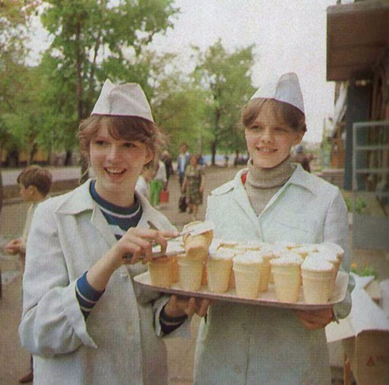 Домашнее мороженое, вкус советского пломбира. 186 кКал на 100г Ингредиенты: - сахар 2 стакана - ...