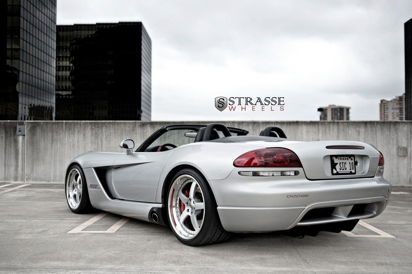 Dodge Viper SRT-10. - 8