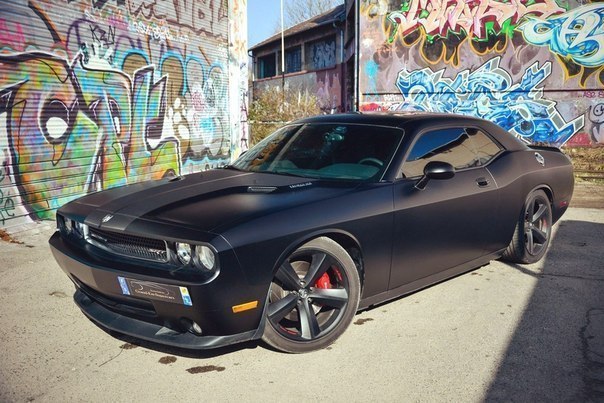 Challenger SRT8