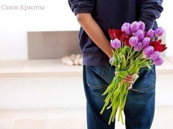 Любовь - это когда у тебя день рождения, а любимый дарит не только тебе цветы, но и твоей маме со ...