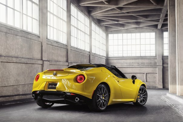 Alfa Romeo 4C Spider - 2