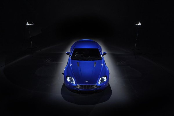 Aston Martin Vantage V8 - 6