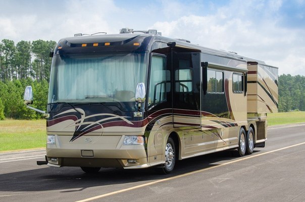 Country Coach Intrigue 525 HP Turbo Diesel