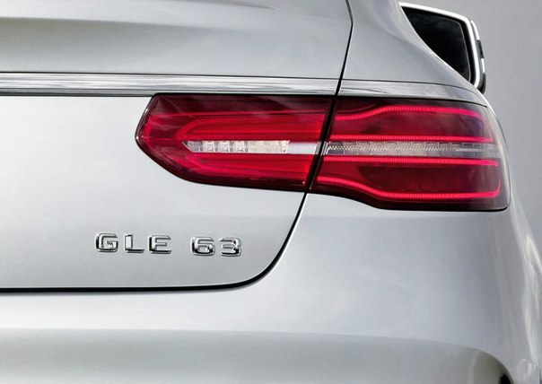 Mercedes-AMG GLE 63 S Coupe.5.5 V8: 585 .. : 760   : 4.2 ... - 5