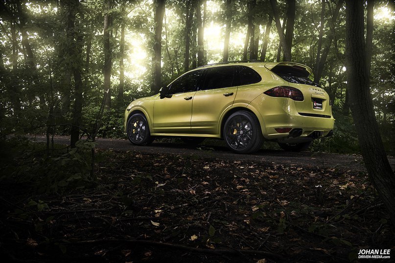 Mercedes Benz C63 Black Series  Porsche Cayenne GTS. - 8