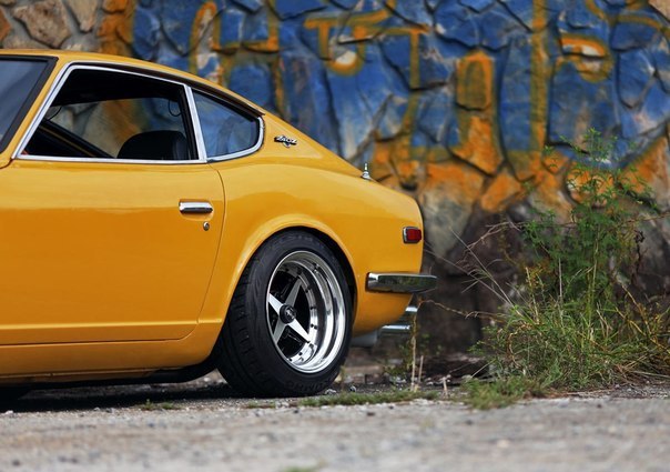 Datsun 240Z - 6